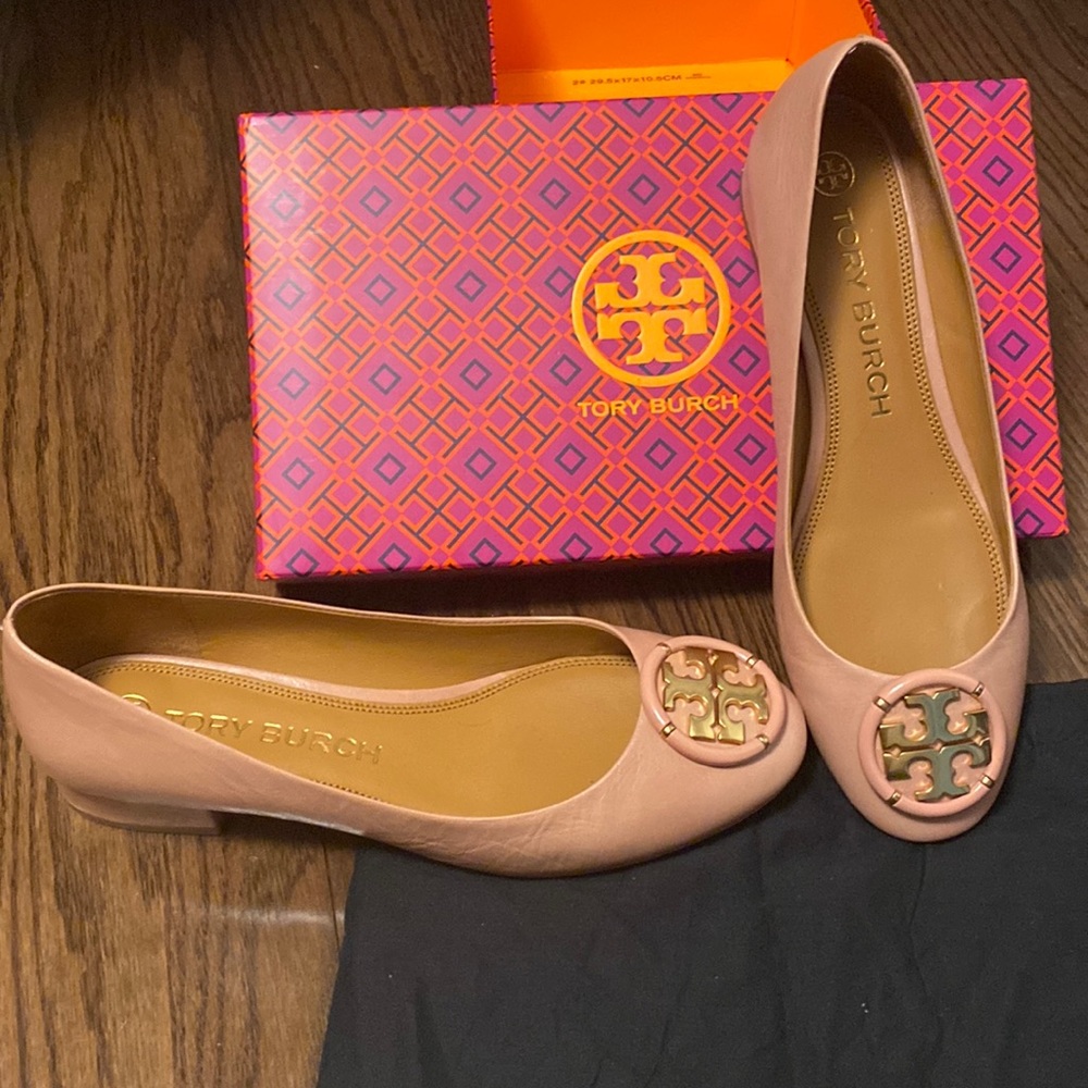 Beautiful Tory Burch Benton shoes size 9